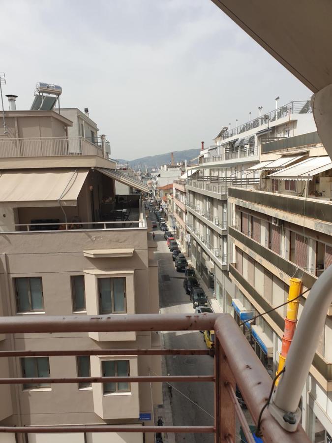 Comfortable Apartment In The Center Of Volos Very Close To The Port Esterno foto